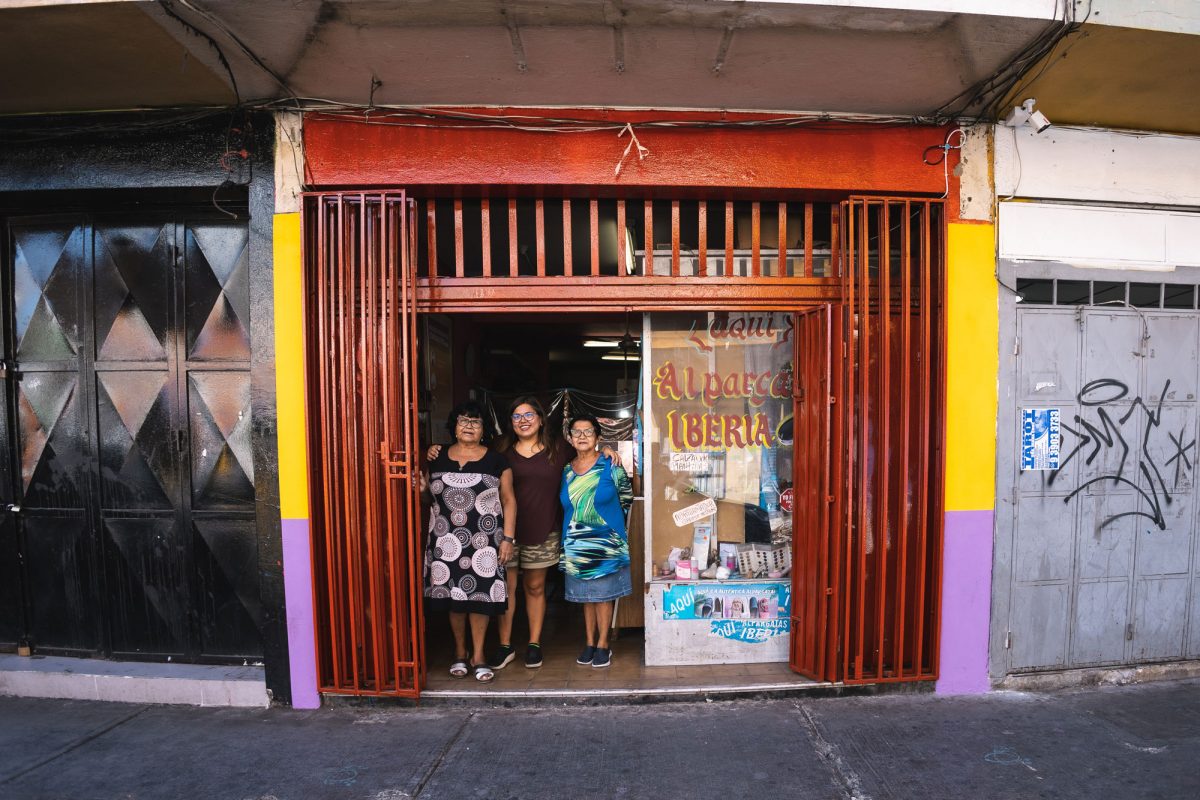 Fachada reparación de zapatos y carteras La Eléctrica Barrio Baquedano